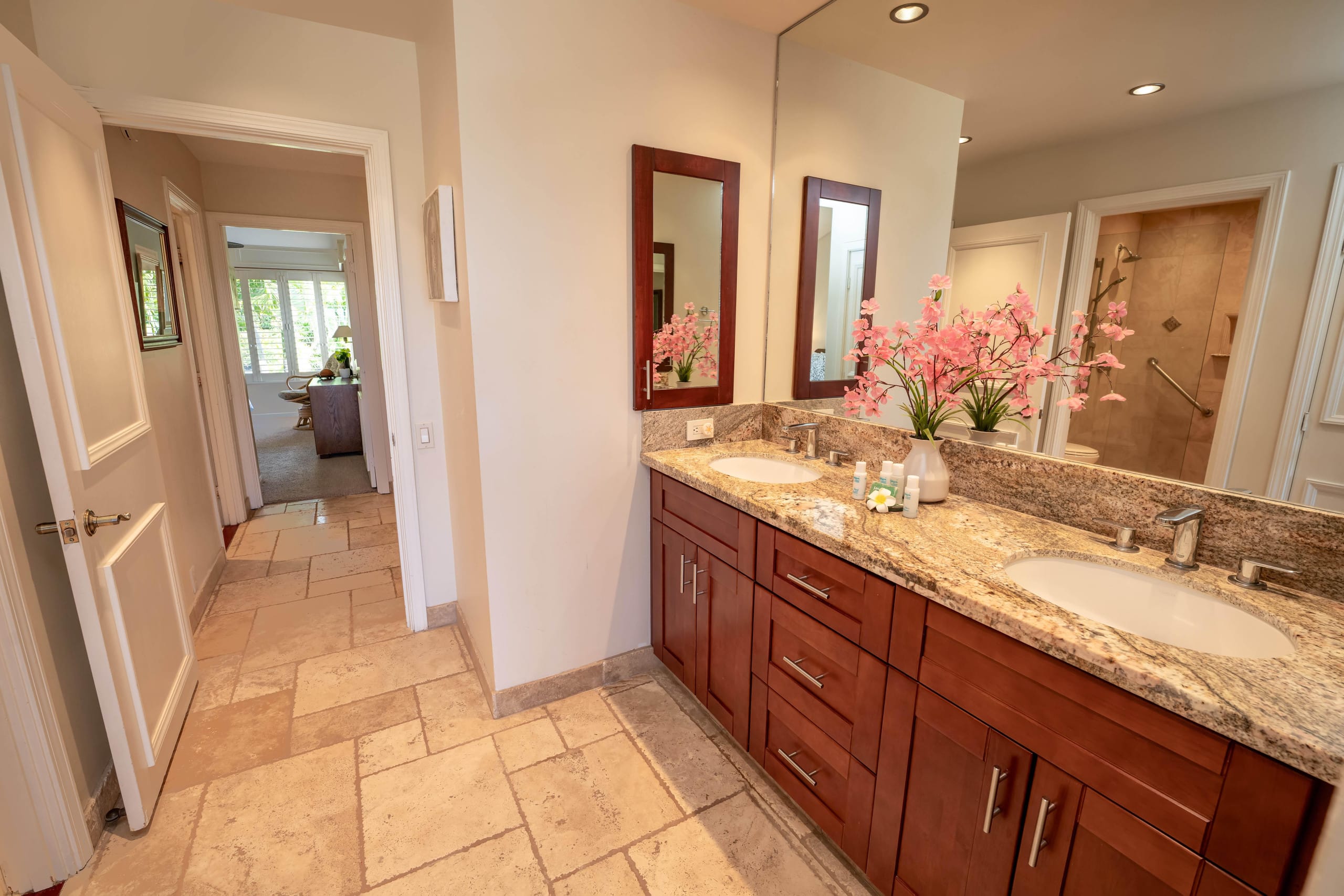 Condo in Kihei · ★4.94 · 2 bedrooms · 4 beds · 2 baths - Image 28