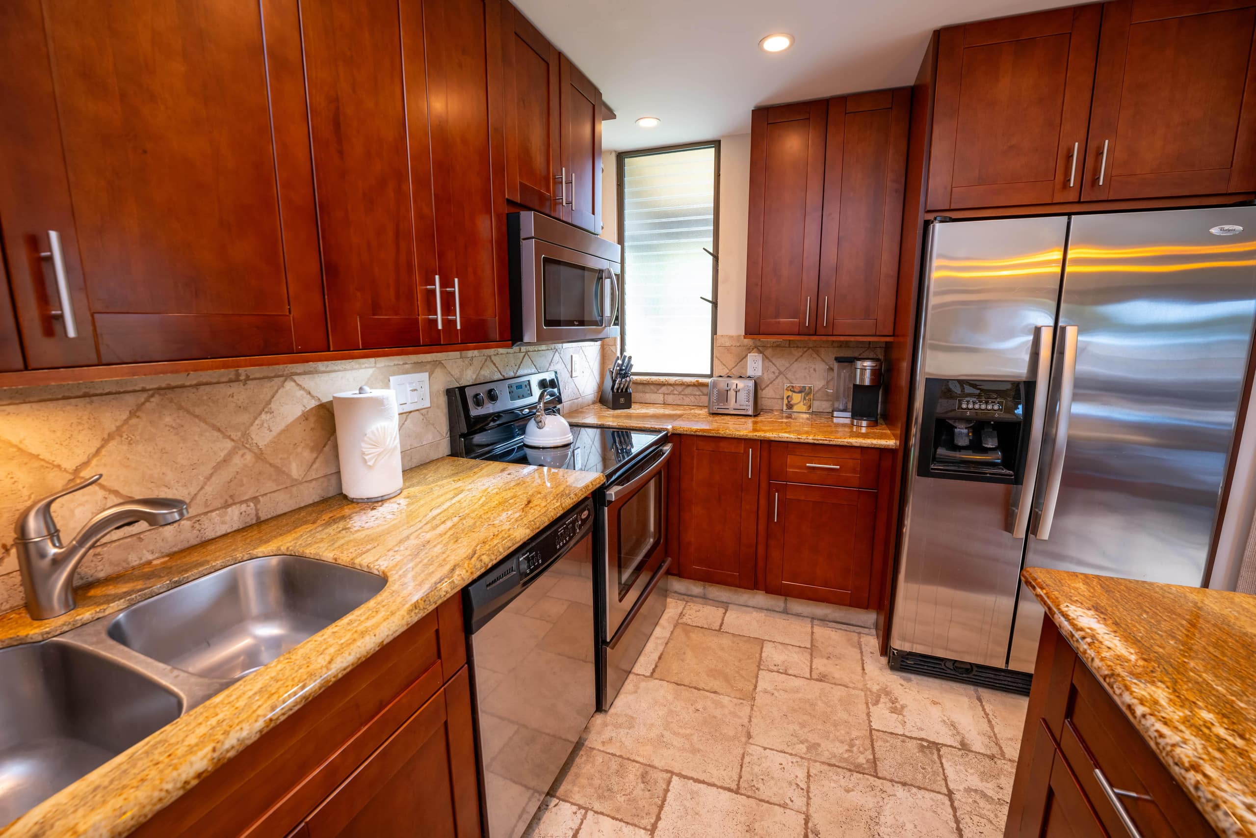 Condo in Kihei · ★4.94 · 2 bedrooms · 4 beds · 2 baths - Image 21