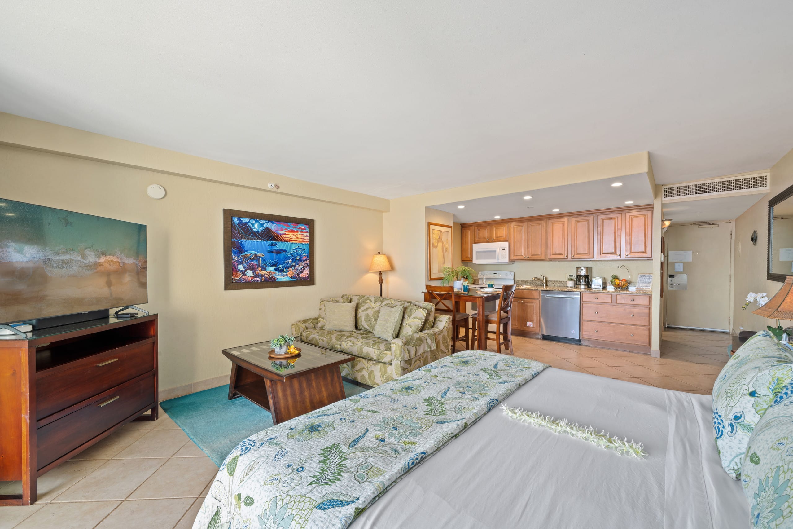 Condo in Lahaina · ★4.81 · 1 bedroom · 1 bed · 1 bath - Image 16