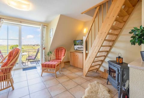 Leistungsstarkes Airbnb: Fewo Deichwiesen 04-2 SZ to max. 5 pers. and 1 in Karlshagen