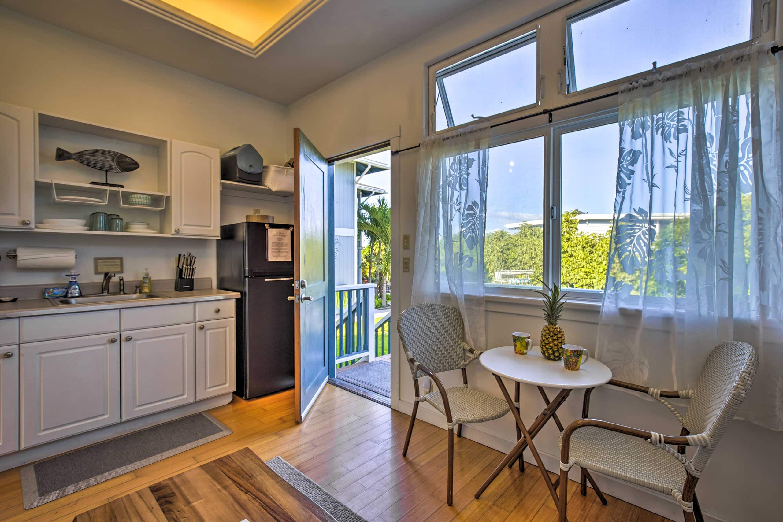 1 Mile to Magic Sands Beach: Kailua-Kona Cottage - Image 11