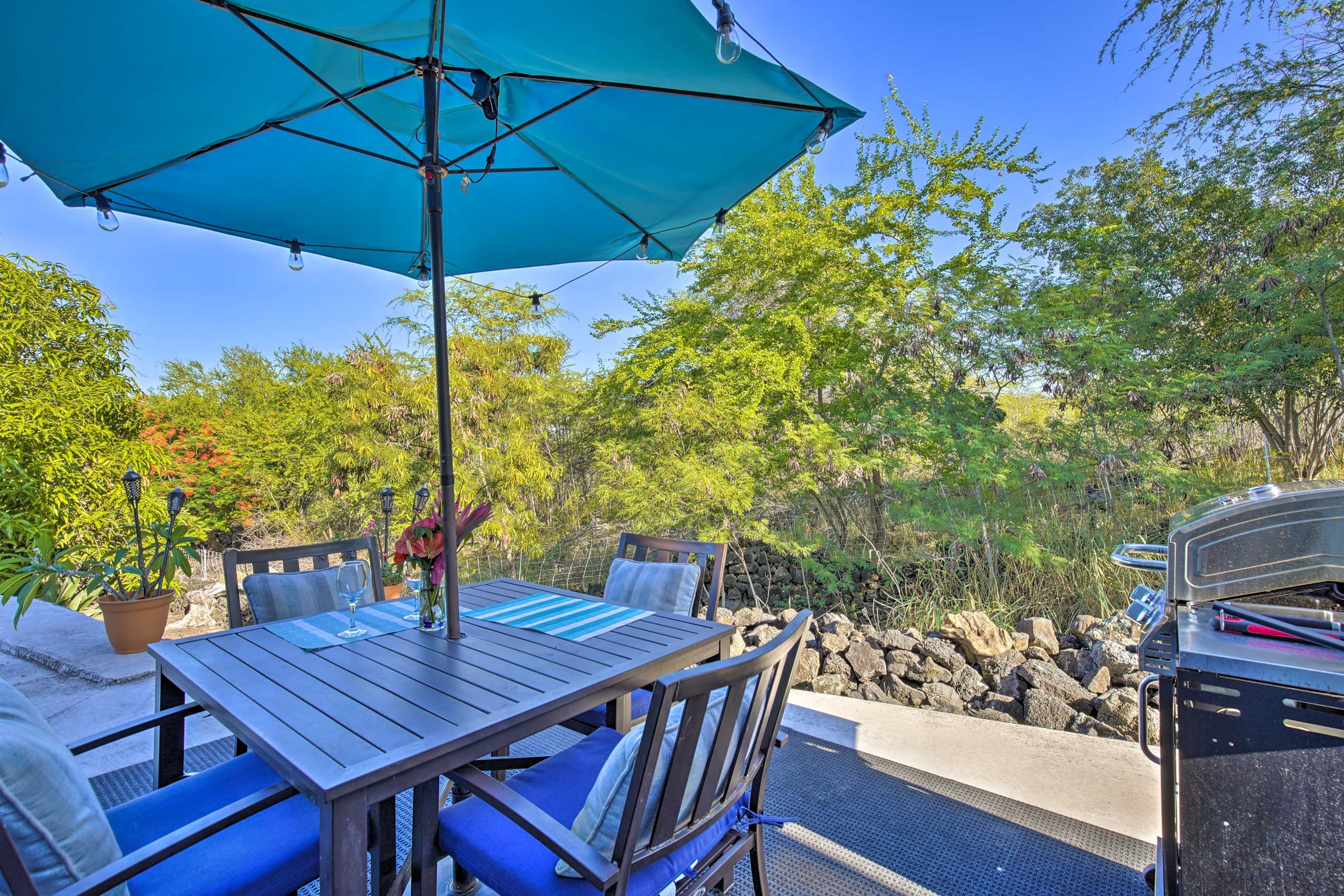 1 Mile to Magic Sands Beach: Kailua-Kona Cottage - Image 2