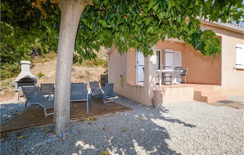 Beautiful home in Casalabriva with WiFi