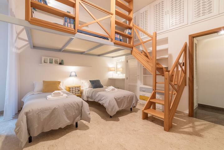 Casa Aurora – WelcomeToRhome