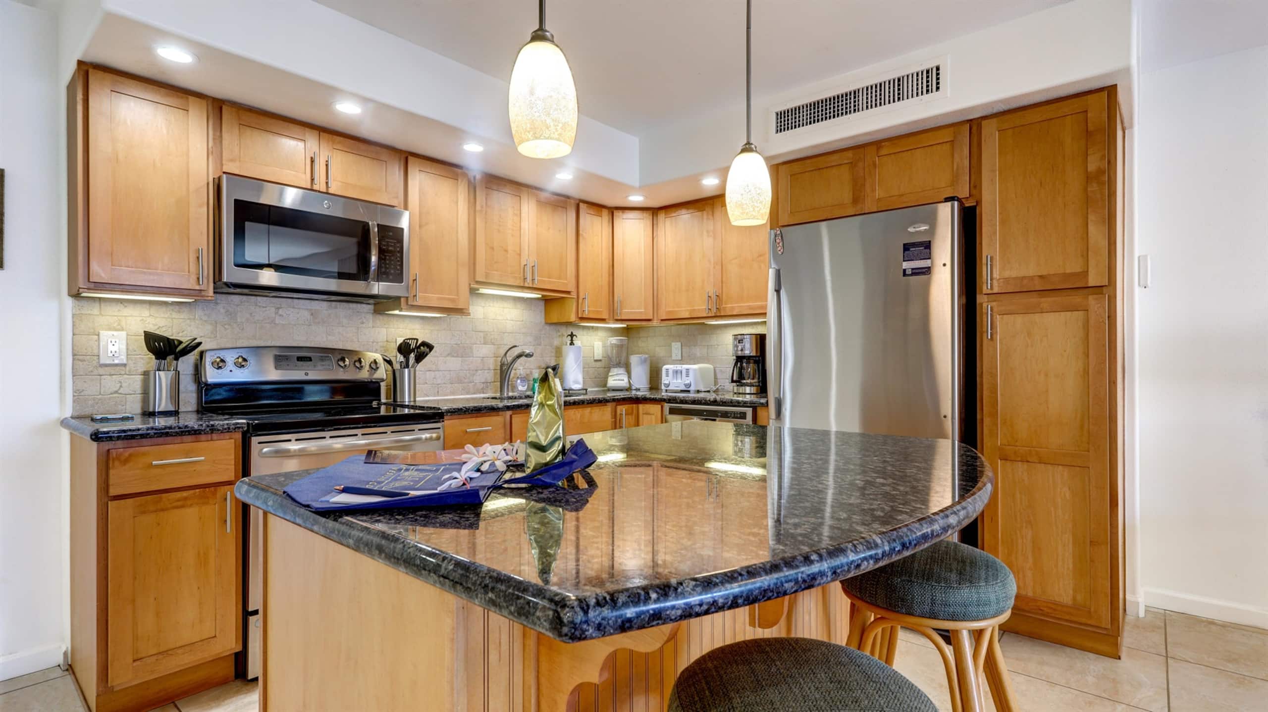 Condo in Kaanapali · ★4.81 · 2 bedrooms · 4 beds · 2 baths - Image 12