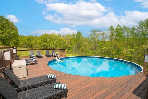 18-Acre Hideaway: Pool & Hot Tub