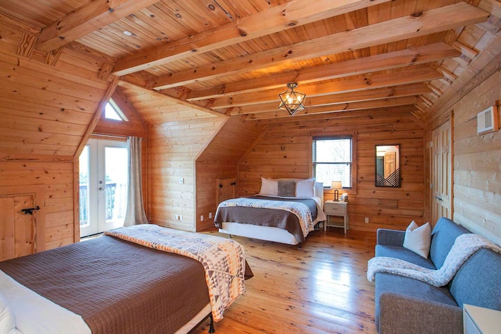 Gornja razina – 2. spavaća soba: 2 bračna kreveta + futon