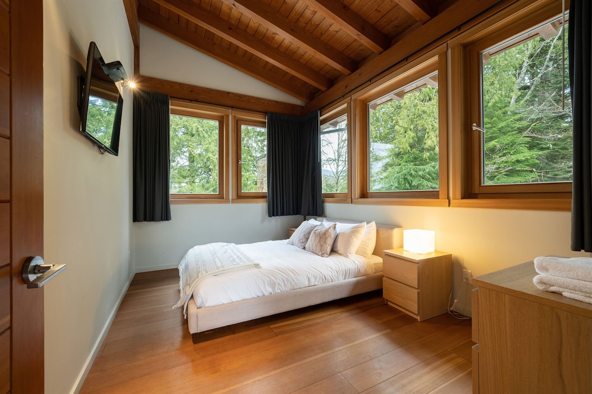 Спалня на горния етаж - кралица