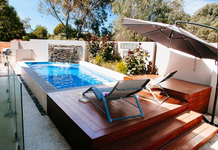 Eagle Bay Beach Retreat—Steps from the Sands