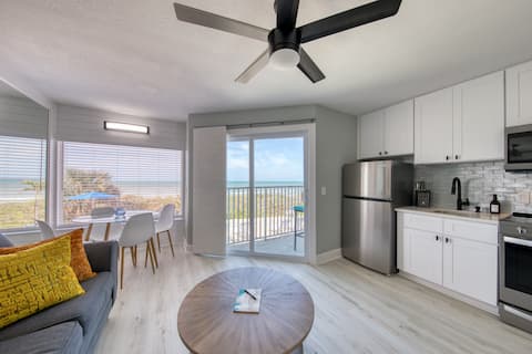 Renovated Beachfront Condo W/Pool *Beach Access*