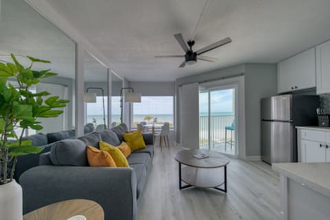 Renovated Beachfront Condo W/Pool *Beach Access*