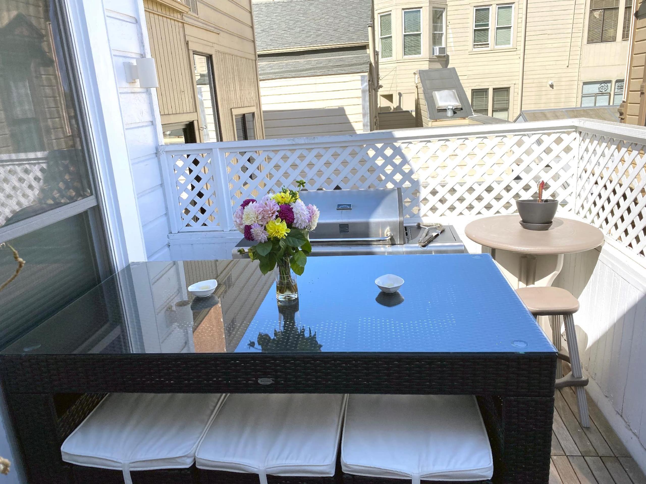 Townhouse in San Francisco · ★4.93 · Studio · 4 beds · 2 baths - Image 15