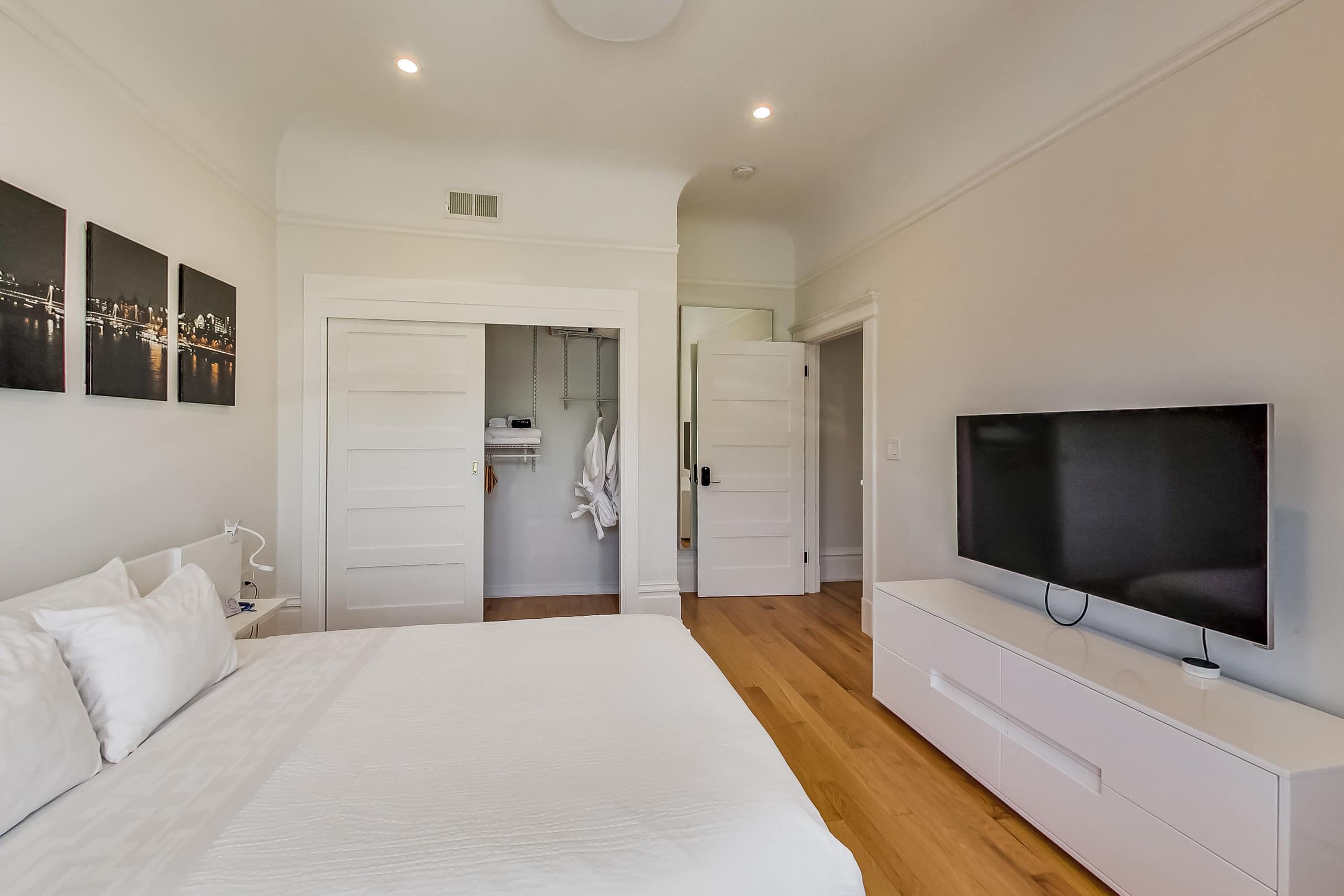 Townhouse in San Francisco · ★4.93 · Studio · 4 beds · 2 baths - Image 31