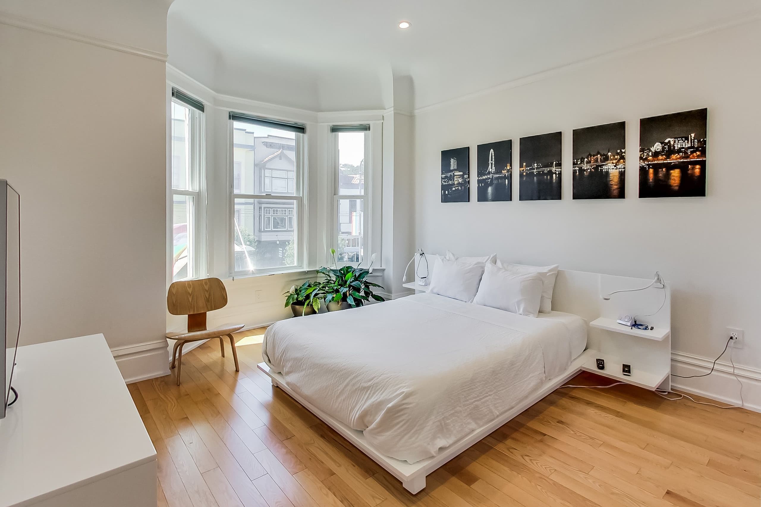 Townhouse in San Francisco · ★4.93 · Studio · 4 beds · 2 baths - Image 13