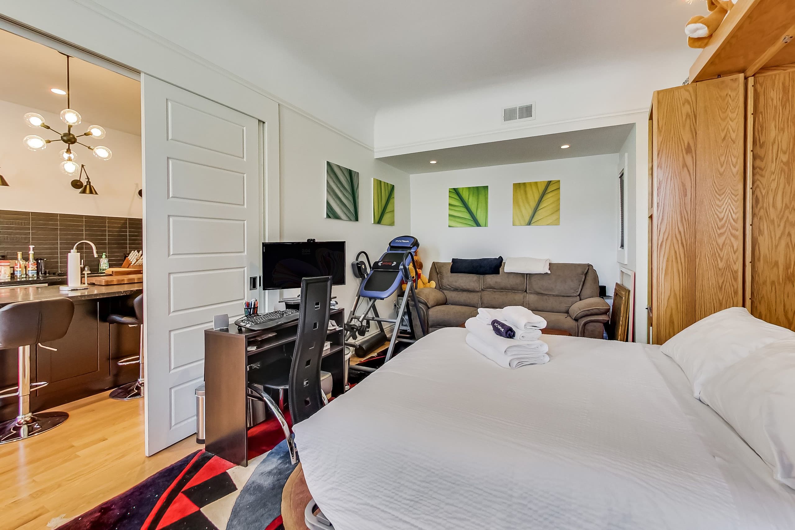 Townhouse in San Francisco · ★4.93 · Studio · 4 beds · 2 baths - Image 42