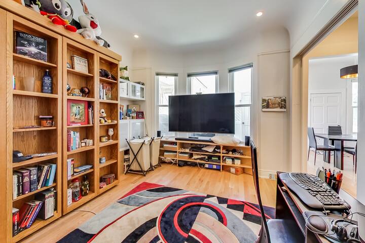 4BR/2BA Remodeled Home in the Heart of The Castro! gallery image 3