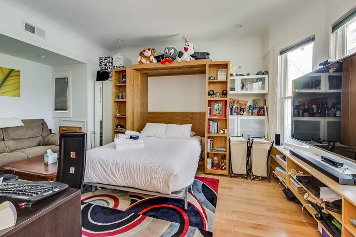 4BR/2BA Remodeled Home in the Heart of The Castro! gallery image 4