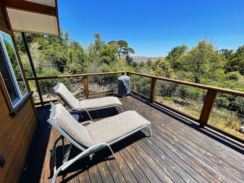 Blue Paradise Cottage with view and mosaic garden