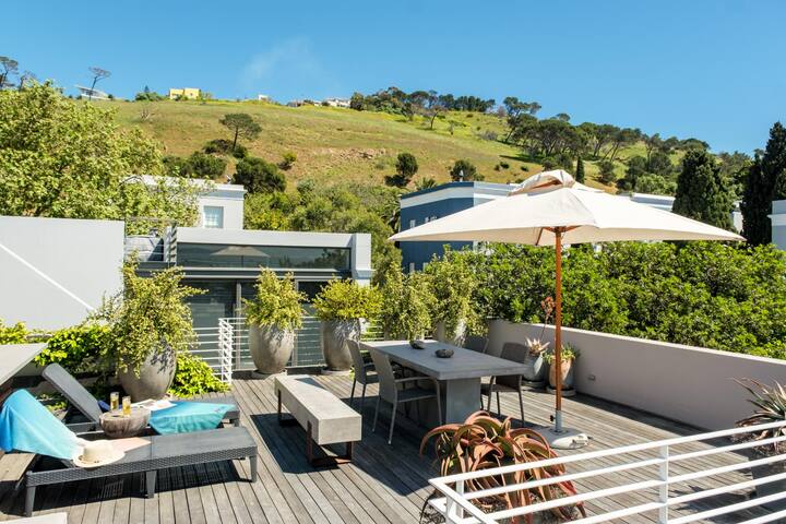 Stylish Apartment with Rooftop Deck and Pool 53 Na gallery image 5