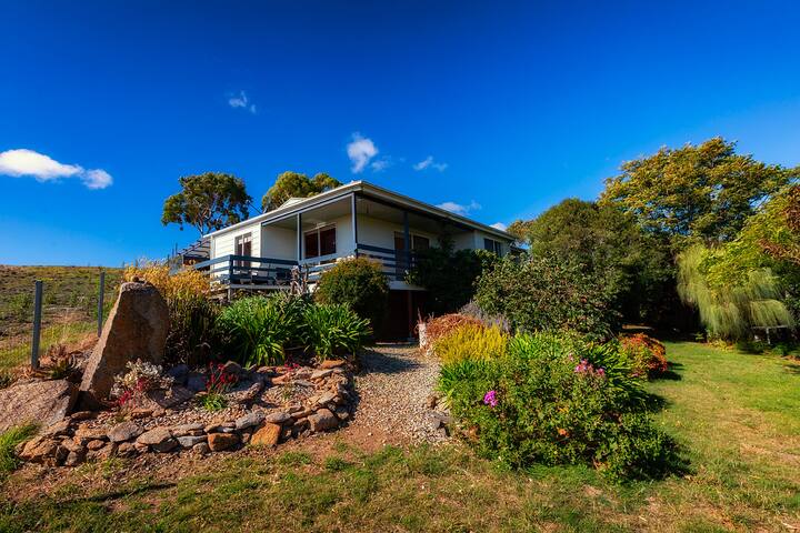 Cockatoo Cabin Bay of Fires