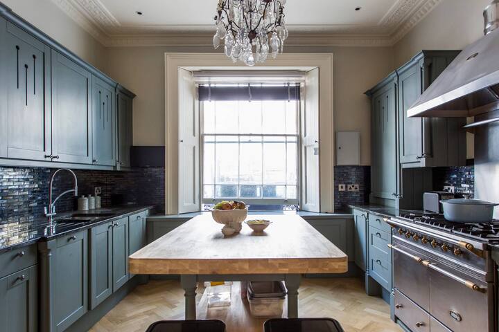 Ovington Gardens by onefinestay gallery image 3