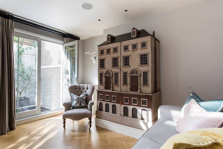 Ovington Gardens by onefinestay gallery image 5