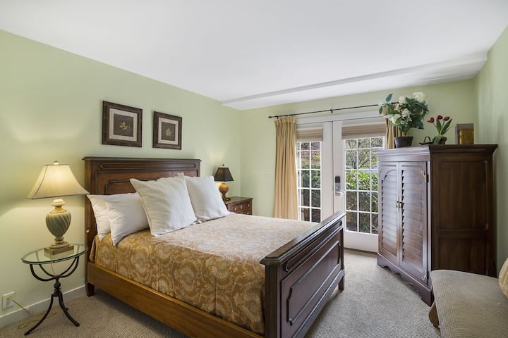 主楼层3号卧室-标准双人床卧室套房