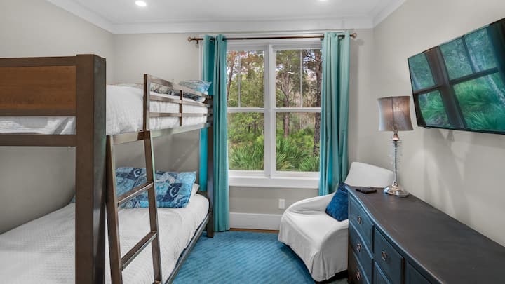 Ocean Park Full-Over-Full Bunk Room