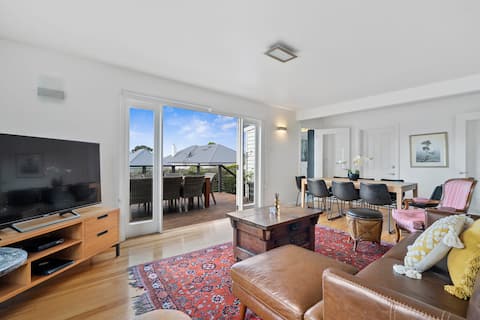 Popular Airbnb listing: Stunning Renovated Home, close to CBD Sleeps 80. in City Of Hobart