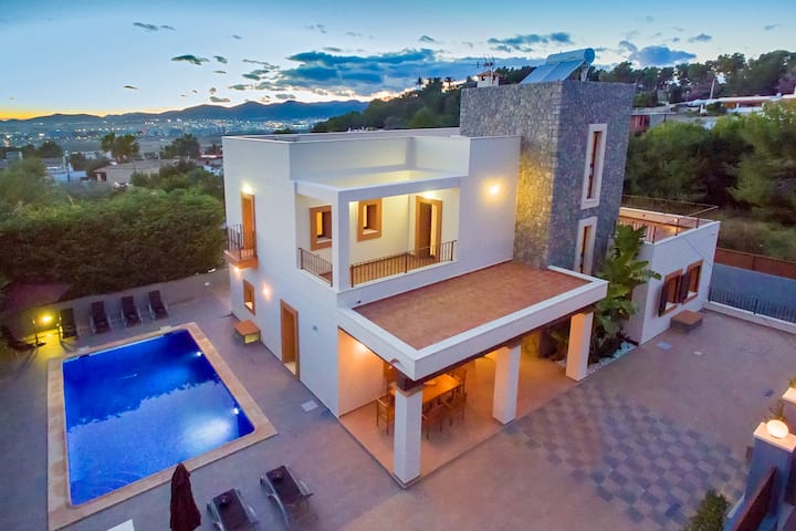 Villa Near Ibiza Town Sleeps 12/14