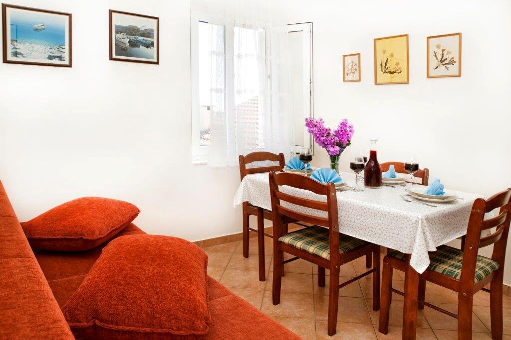 Comedor, Superficies: 9 m²