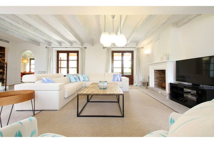 Eu Romani gallery image 4