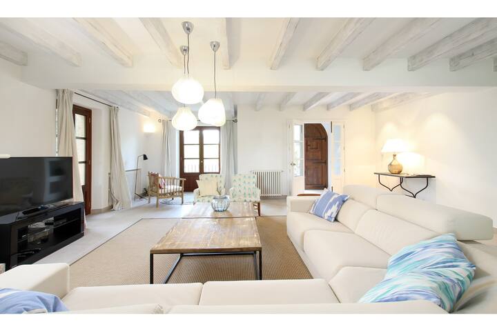 Eu Romani gallery image 5