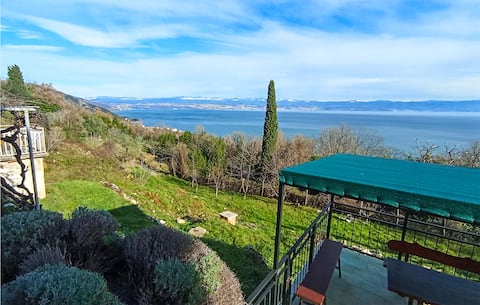 3 bedroom awesome home in Moscenicka Draga