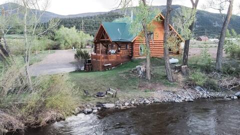 ON THE RIVER! Sleeps 25! Small weddings/ events we