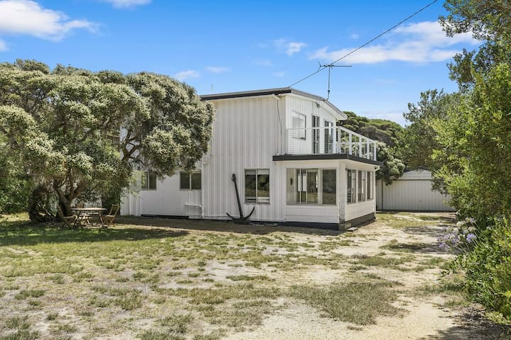 Anchor House I Pet Friendly I Walk to beach!