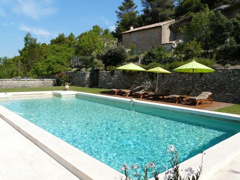 19th century provencal mas with pool in lacoste, p