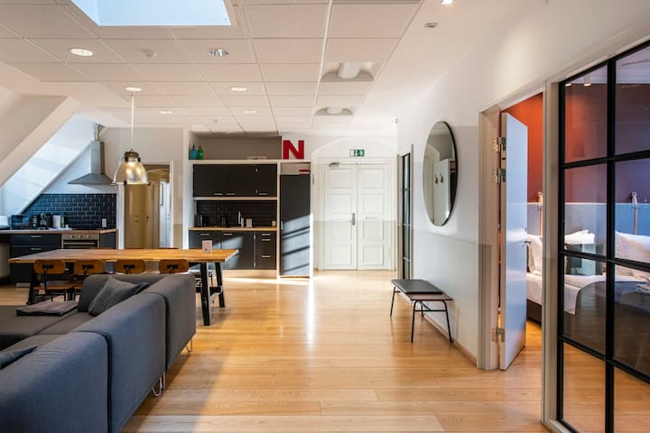 Kings Garden 2 by Daniel&Jacob’s