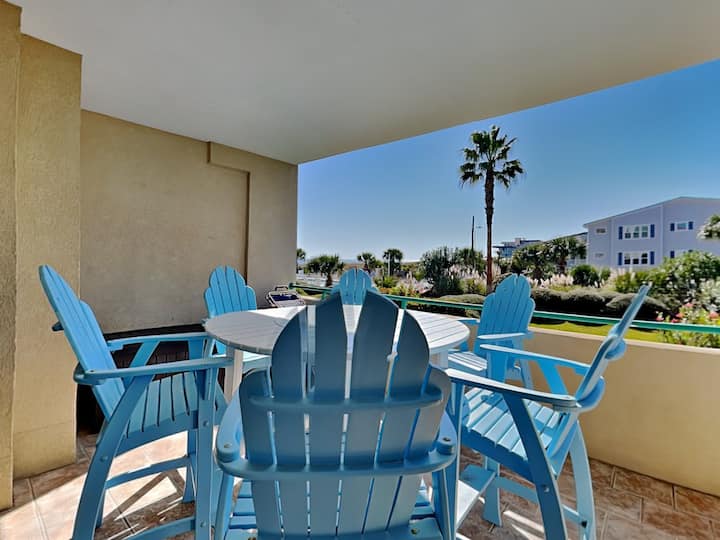 Desoto Beach Club 107 - Oceanfront - Swimming Pool - Tybee Island, GA