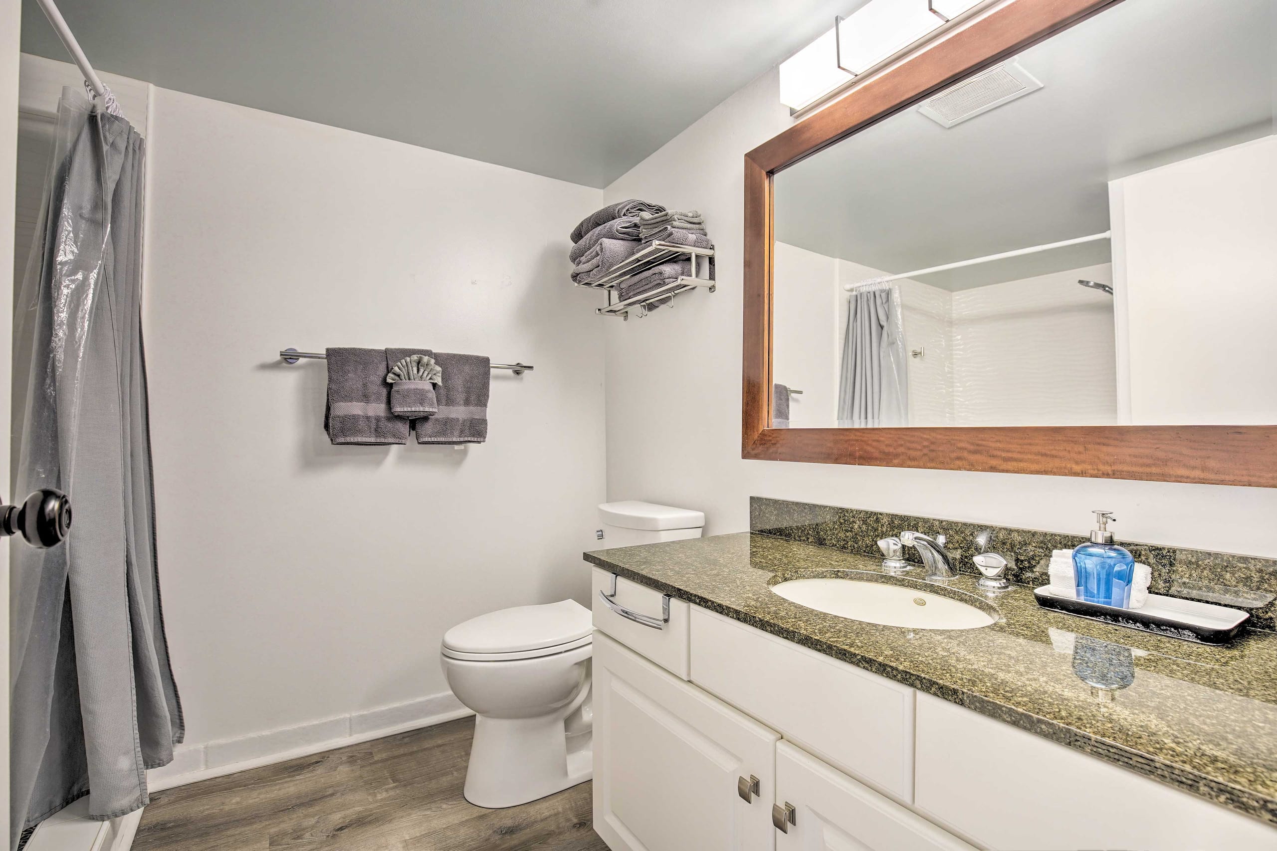 Condo in Kailua-Kona · ★4.6 · 2 bedrooms · 3 beds · 3 baths - Image 21