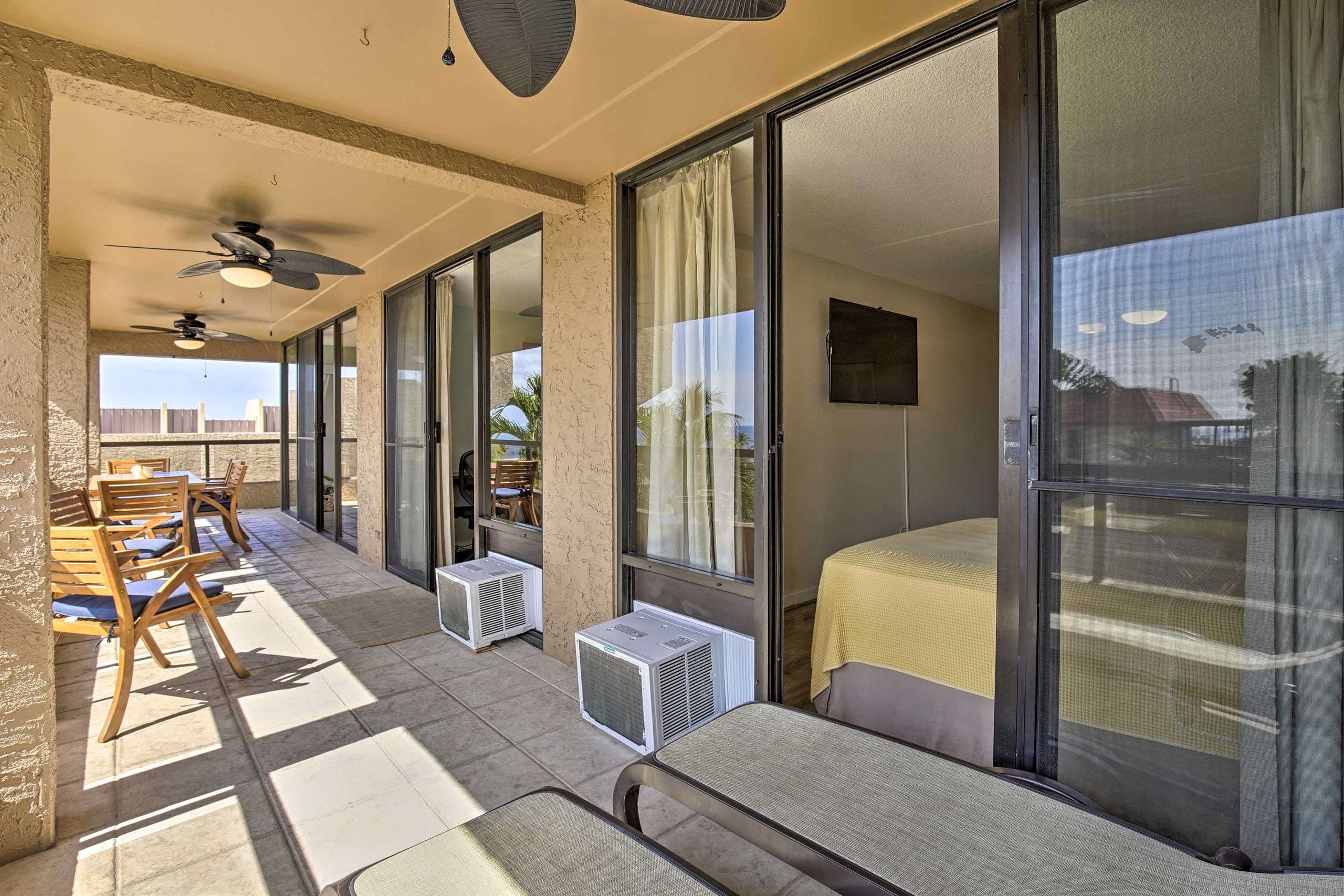 Condo in Kailua-Kona · ★4.6 · 2 bedrooms · 3 beds · 3 baths - Image 13