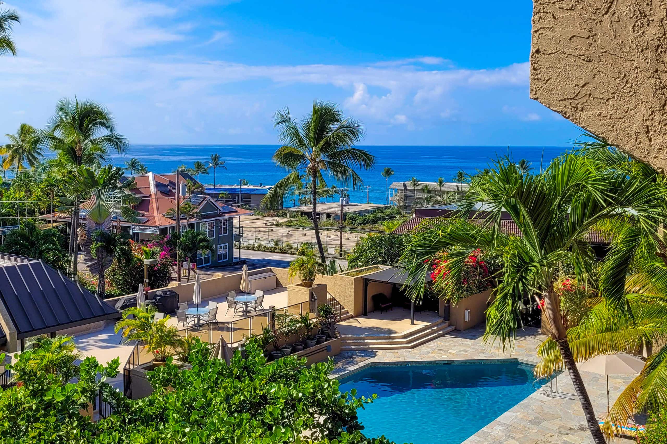 Condo in Kailua-Kona · ★4.6 · 2 bedrooms · 3 beds · 3 baths - Image 12