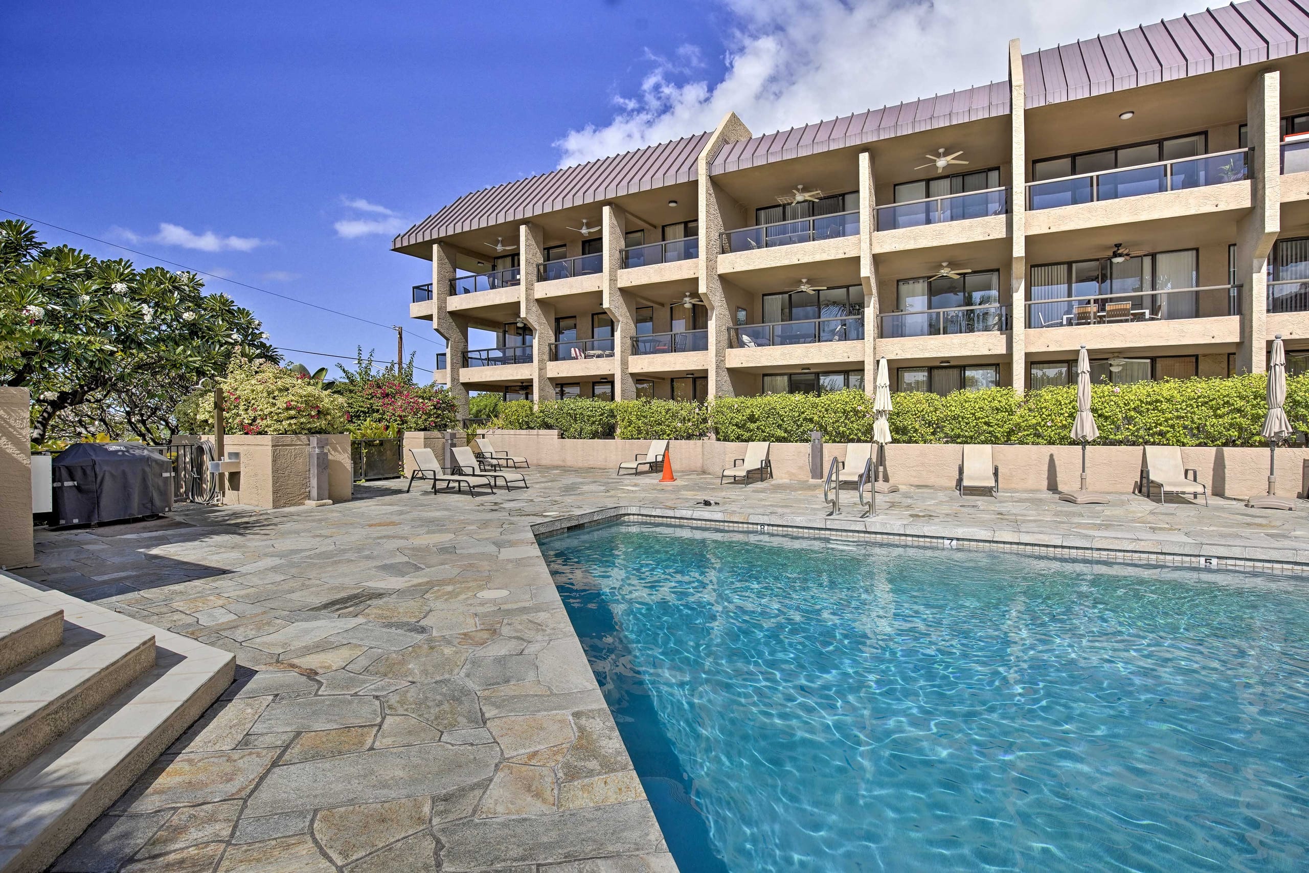 Condo in Kailua-Kona · ★4.6 · 2 bedrooms · 3 beds · 3 baths - Image 31