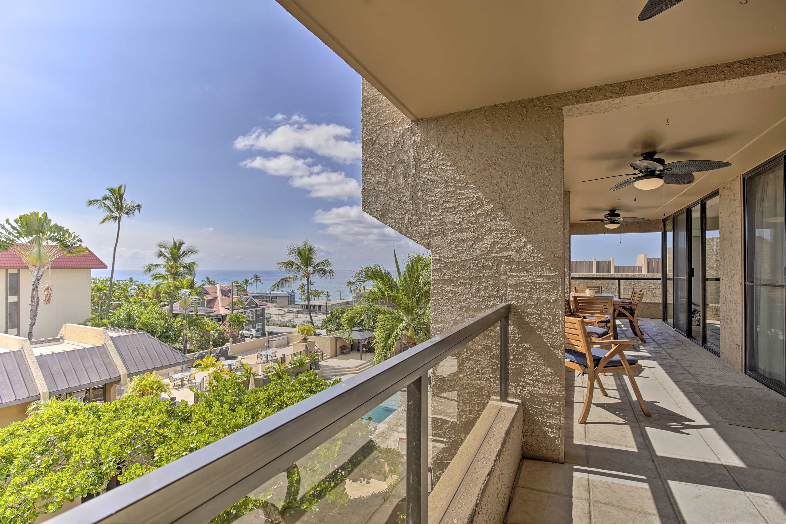 Condo in Kailua-Kona · ★4.6 · 2 bedrooms · 3 beds · 3 baths - Image 14
