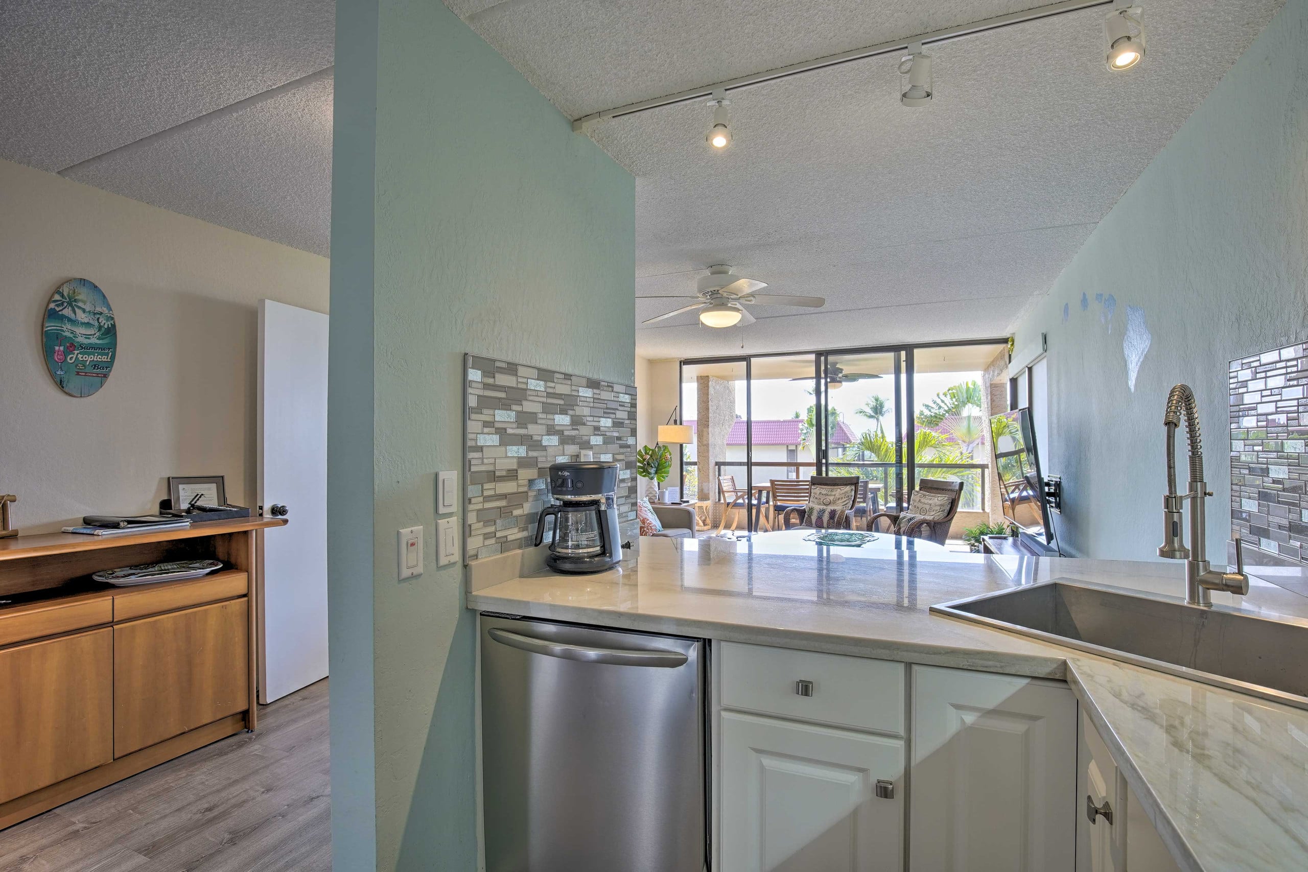 Condo in Kailua-Kona · ★4.6 · 2 bedrooms · 3 beds · 3 baths - Image 7