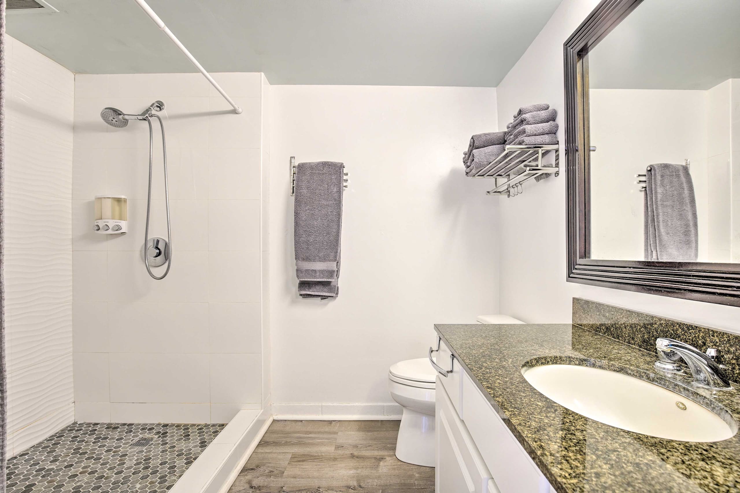 Condo in Kailua-Kona · ★4.6 · 2 bedrooms · 3 beds · 3 baths - Image 18
