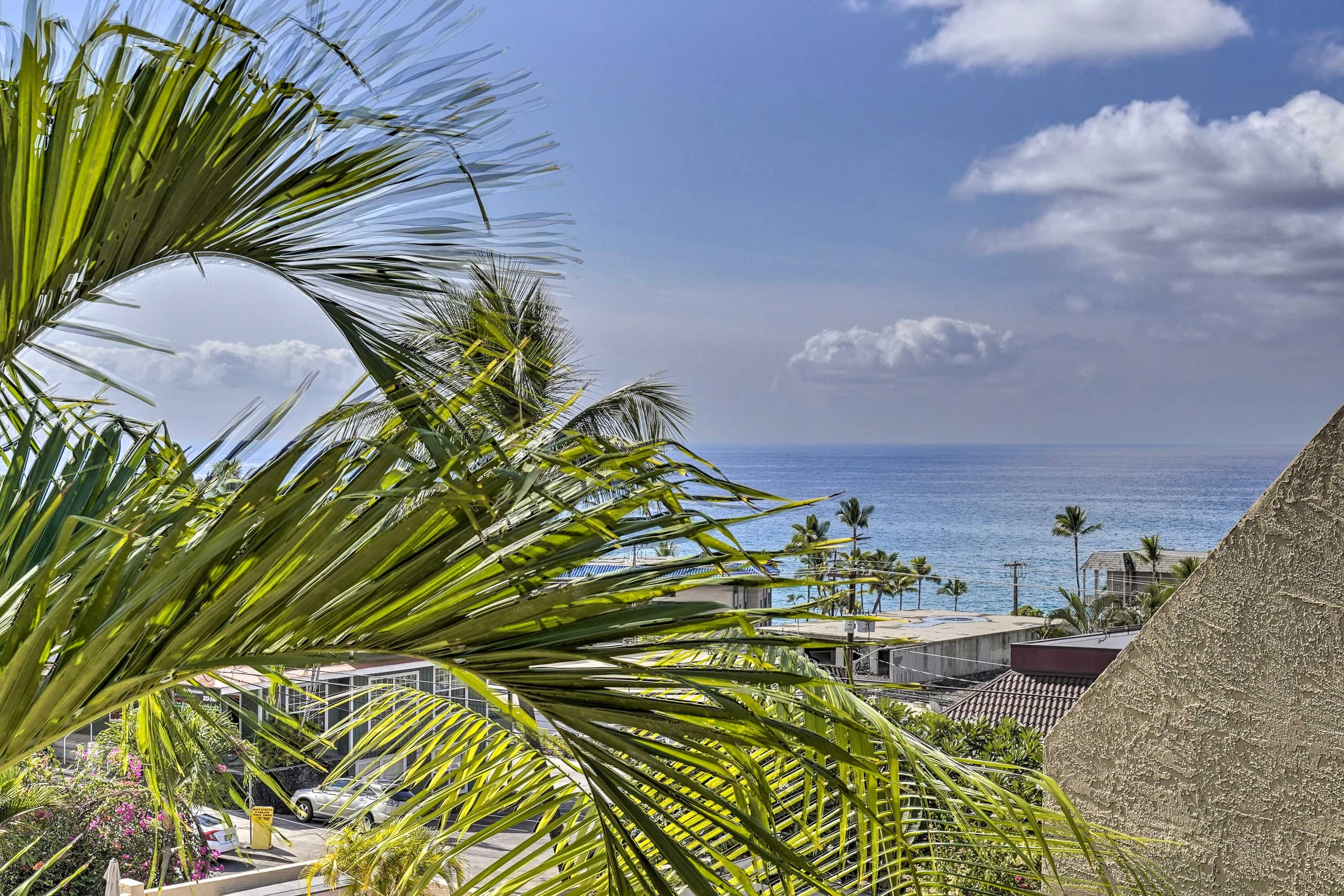 Condo in Kailua-Kona · ★4.6 · 2 bedrooms · 3 beds · 3 baths - Image 2