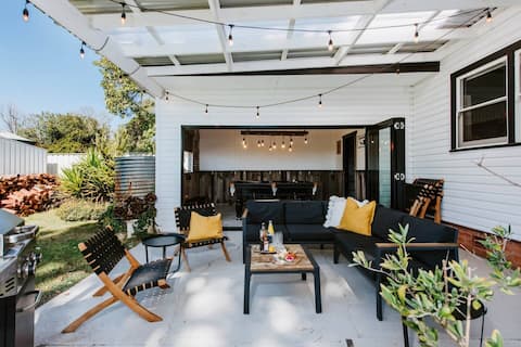 Mudgee Black Rose Cottage