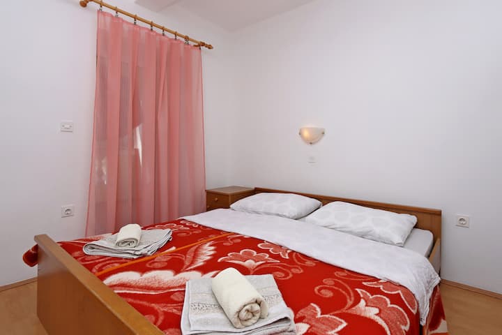 Bedroom 2, Surface: 12 m²
