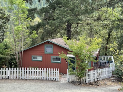 Avenue of the Giants Caraway Cottage (#3)